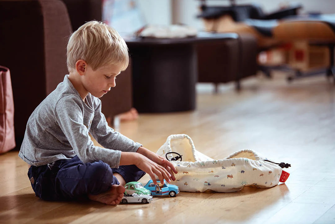 2-in-1 MINI Spielmatte und Aufbewahrungstasche cars